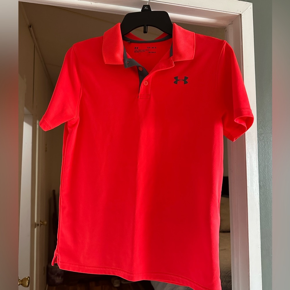 Boys under armor performance polo.Size Youth Large.